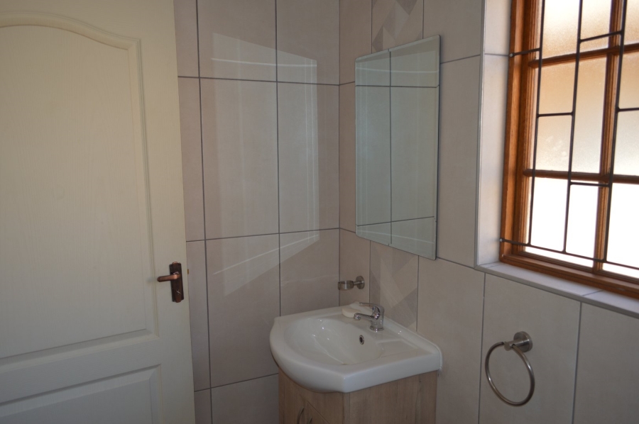 6 Bedroom Property for Sale in Flamwood North West